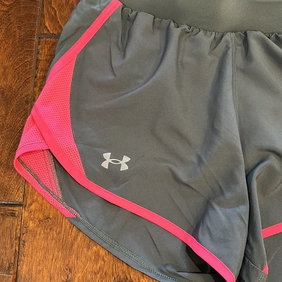 Under Armour Women’s Running/Workout Shorts NWT - Picture 2 of 10